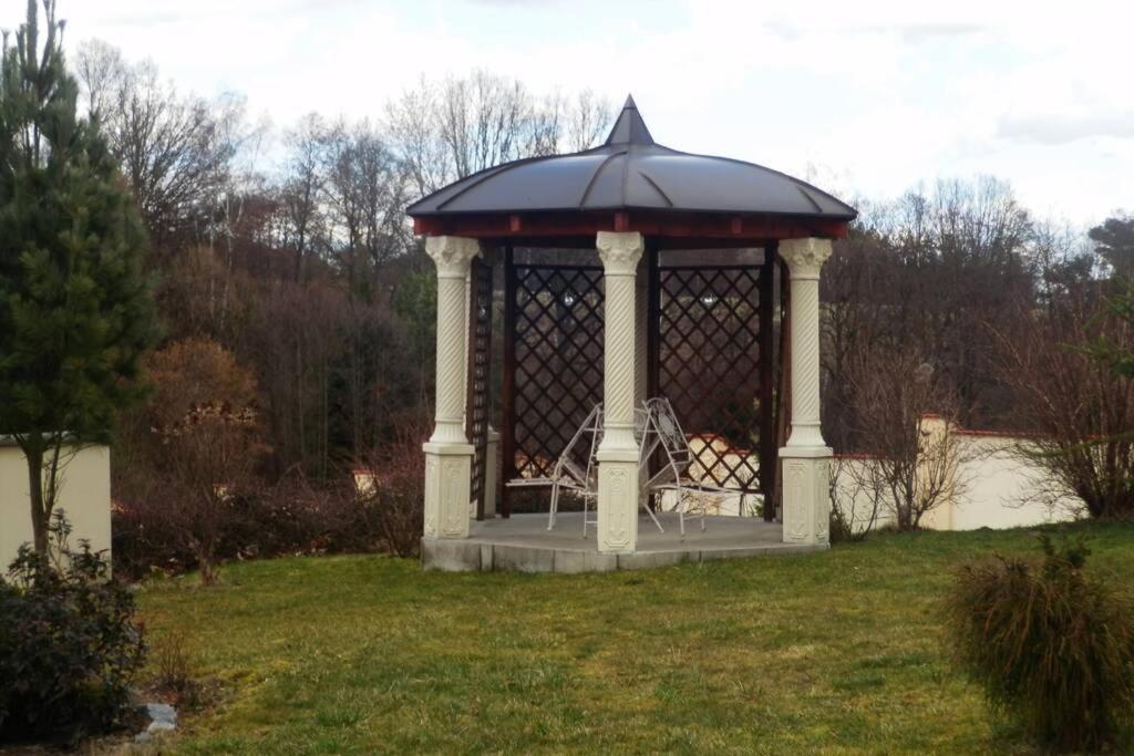 Zamecek Zdiky - Knizeci Apartman Bujanov Bagian luar foto