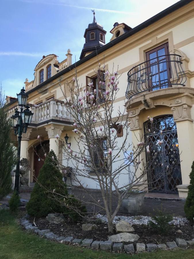 Zamecek Zdiky - Knizeci Apartman Bujanov Bagian luar foto